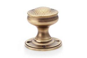 How to Choose the Right Period Door Knobs for Your Home