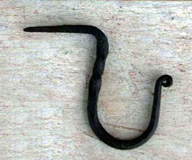 Cottingham - Nail In Single Hook - Beeswax - 40mm