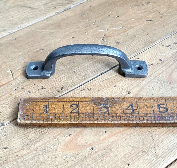 Cottingham - Square D Cupboard Handle - Antique Iron - Length 120mm 