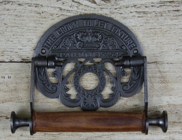 Cottingham Crown Toilet Roll Holder