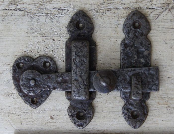 Cottingham - Cupboard Door Latch - Antique Iron
