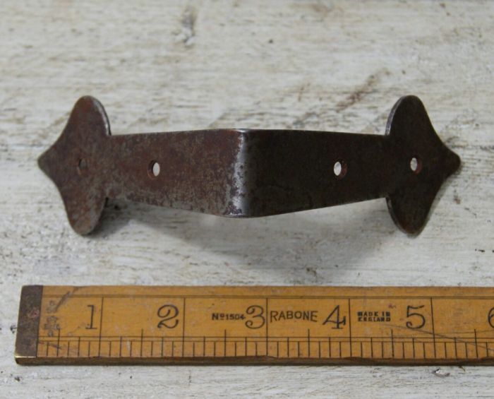 Cottingham Spearhead Corner Strap - Antique Iron - 100x100mm