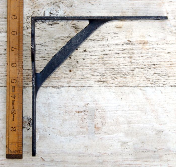Cottingham - Gallows Shelf Bracket - Antique Iron