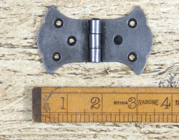 Cottingham - Butterfly Hinge - Antique Iron