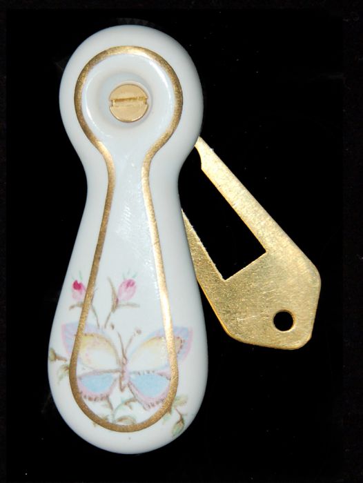 Chatsworth - Standard Profile Chelsea Porcelain Escutcheon - White