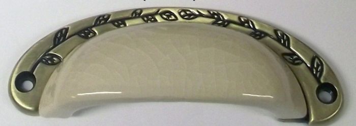 Chatsworth - Oxford Cup Handle - Antique Brass / Cream Crackle Porcelain