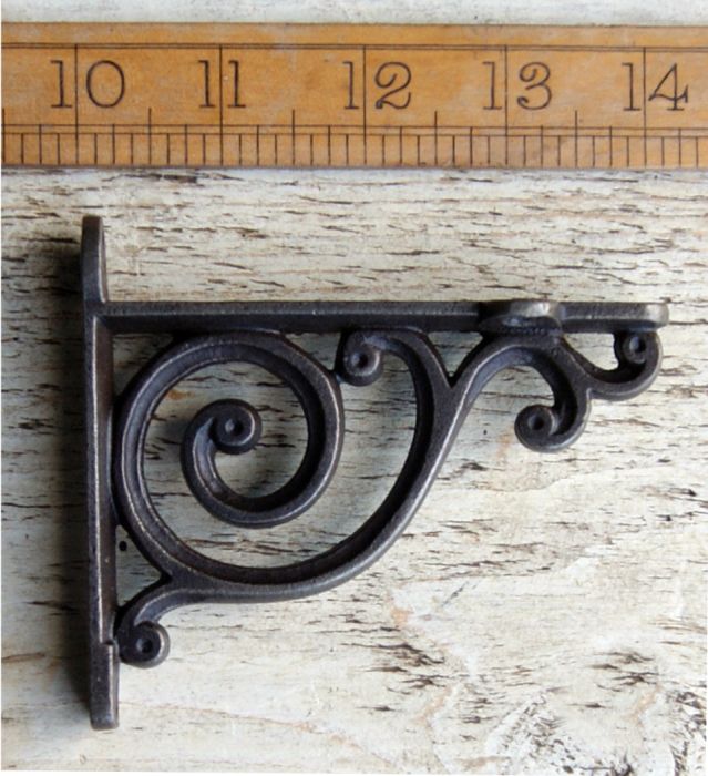 Cottingham - Victorian Scroll Shelf Bracket - Antique Iron