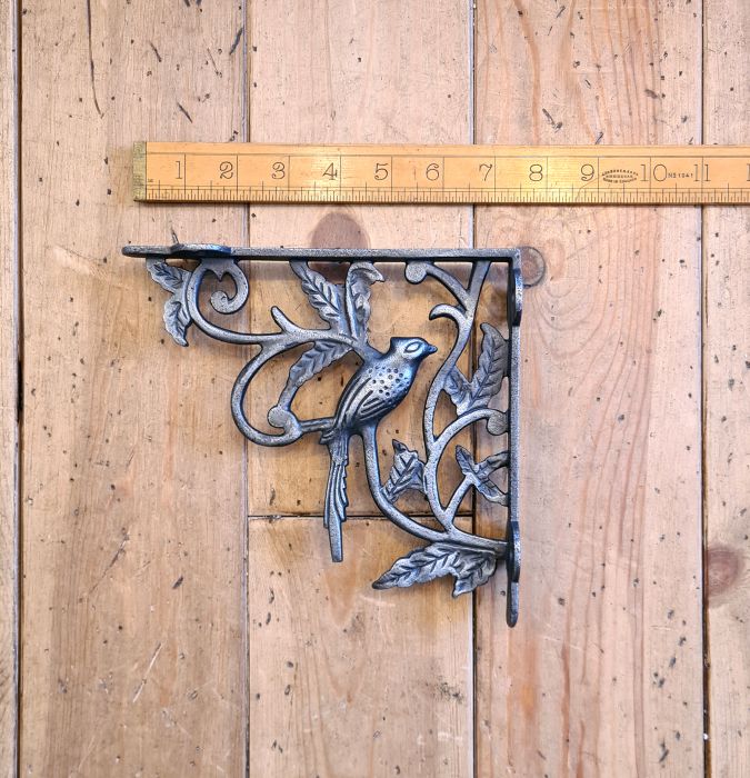 Cottingham - 1 Bird Shelf Bracket - Antique Iron