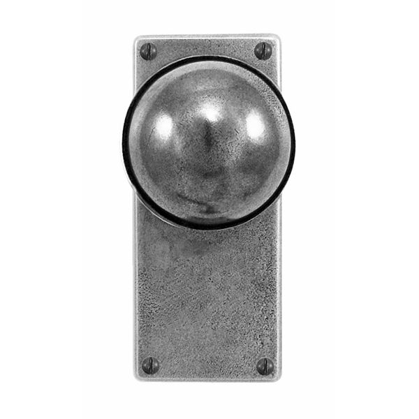 Finesse Beamish Door Knob on Jesmond Backplate - Pair