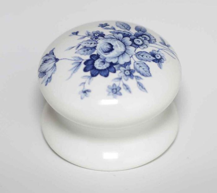 Chatsworth Porcelain Saxony Cupboard Knob